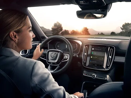 Nieuws-Nieuwe-Volvo-Cars-app-koppelen-in-uw-XC40-P8