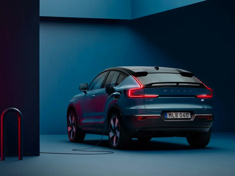 Home 30 c40-recharge-hooftman-volvo.jpg